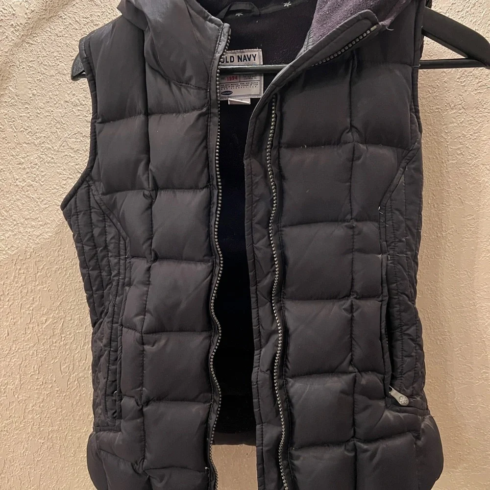Old Navy Black Puffer Down Vest